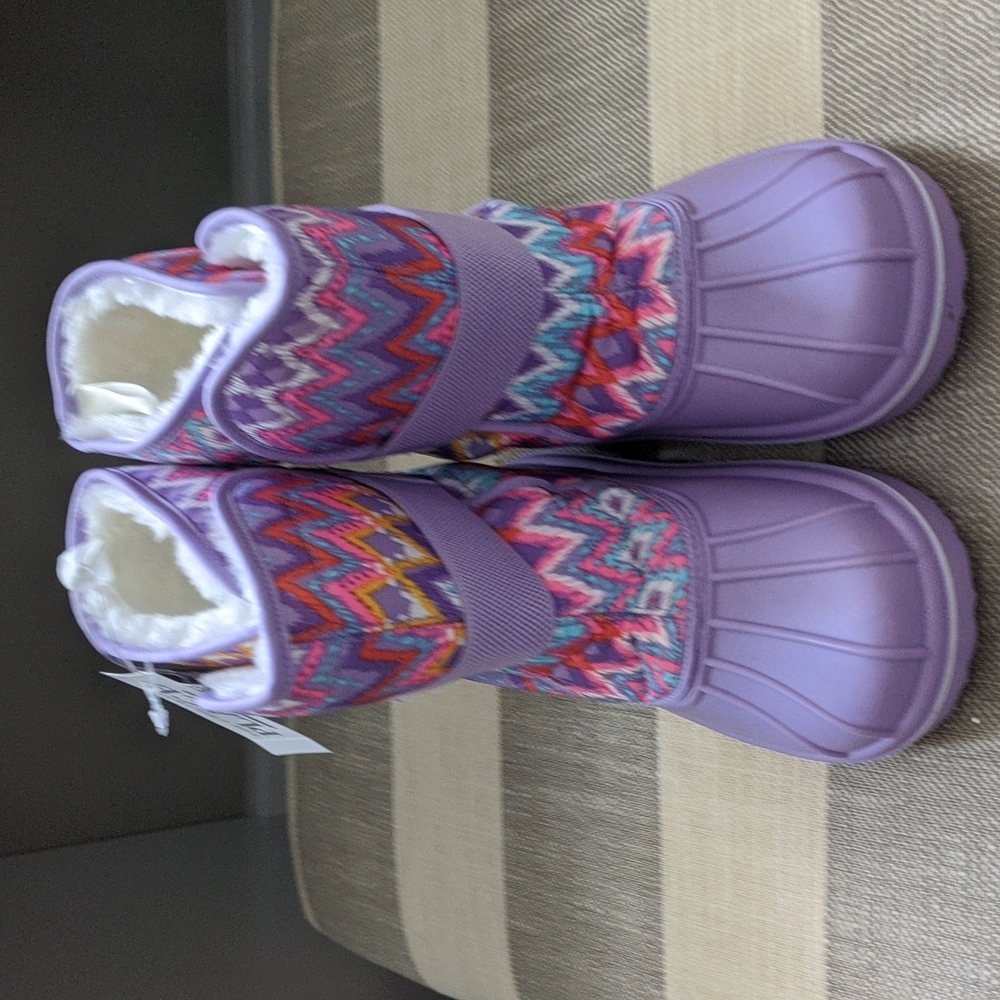 NWT Girls snow boots